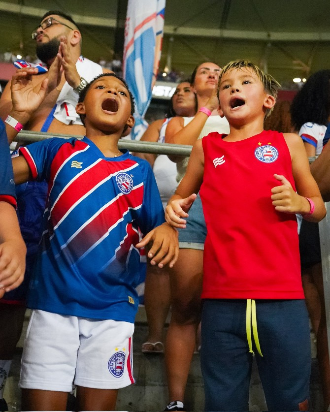  Para muitos, a preparação para assistir a uma partida começa bem antes do apito inicial.