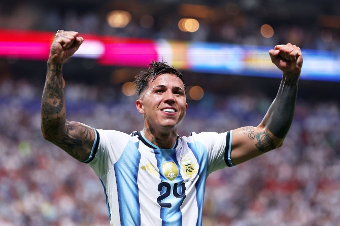  Enzo Fernández marcou o gol de número 3.000 nas Copas do Mundo!