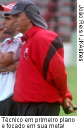  Técnico em primeiro plano e focado em sua meta!